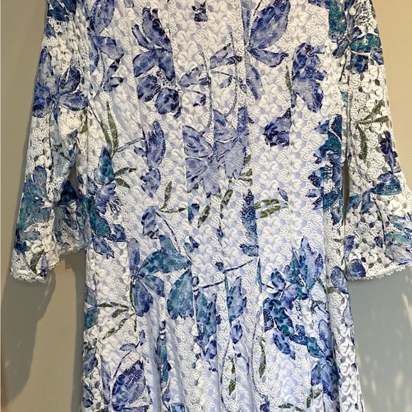 Lace Dress. Size 10 - Picture 2 of 3